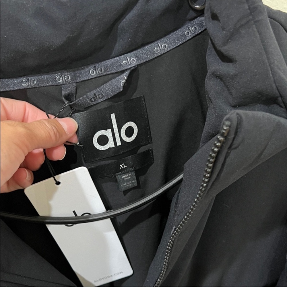 ALO Yoga Black Women's Puffer Jacket oversized - Picture 14 of 16